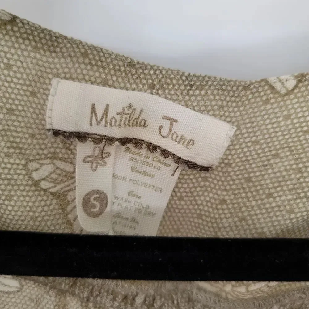 Matilda jane sleeveless butterfly blouse